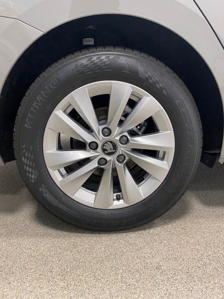 Fahrzeugabbildung SKODA Octavia 1.5 TSI MHEV DSG Selection+KAMERA+ACC+BC