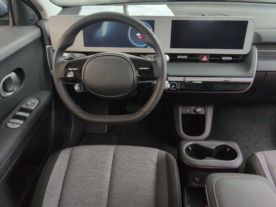 Fahrzeugabbildung Hyundai IONIQ 5 77kWh DYNAMIQ NAV+KLIMAAT+SHZ+KAMERA+LED