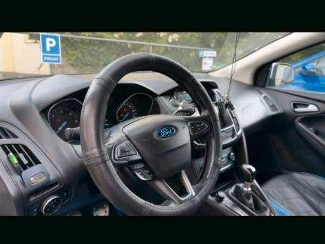 Ford Focus 2015 — interior
