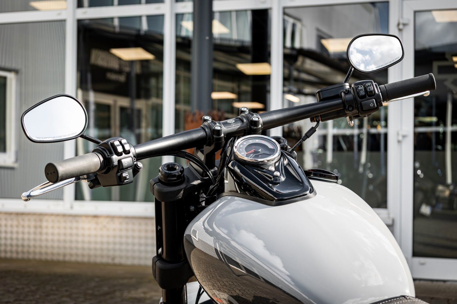Fahrzeugabbildung Harley-Davidson FXFBS Fat Bob 114 CUI Softail - Jekill & Hyde