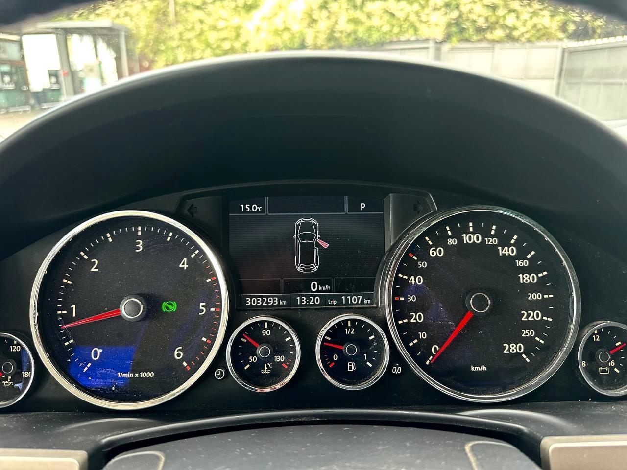 Volkswagen Touareg 2009 — photo 15