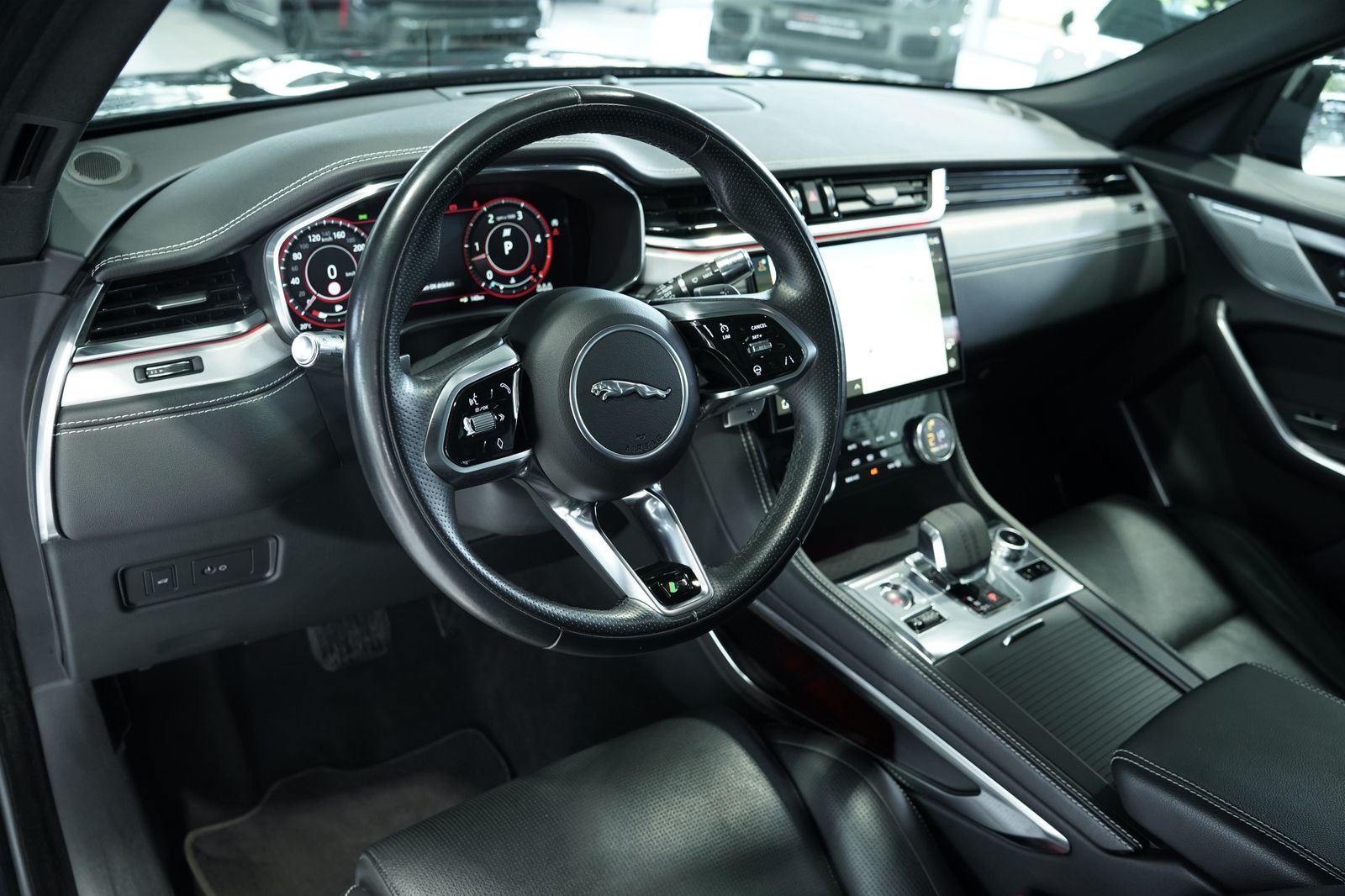 Jaguar F Pace