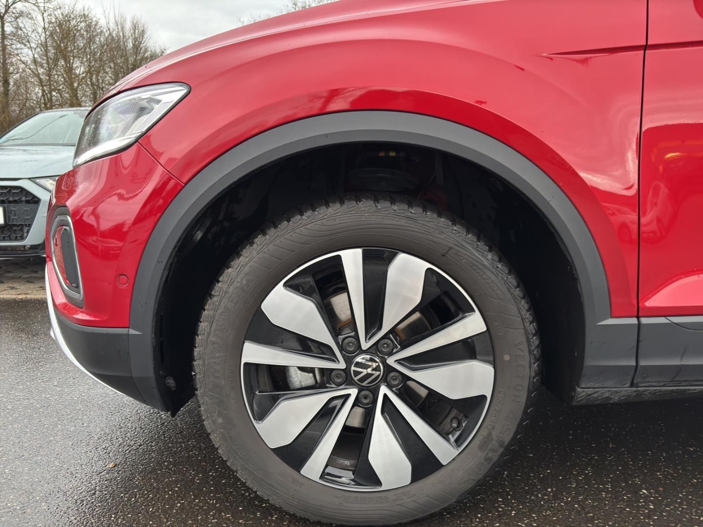 Fahrzeugabbildung Volkswagen T-ROC MOVE MOVE 1.5l TSI,DSG,AHKRFK,Navi,LED,ACC