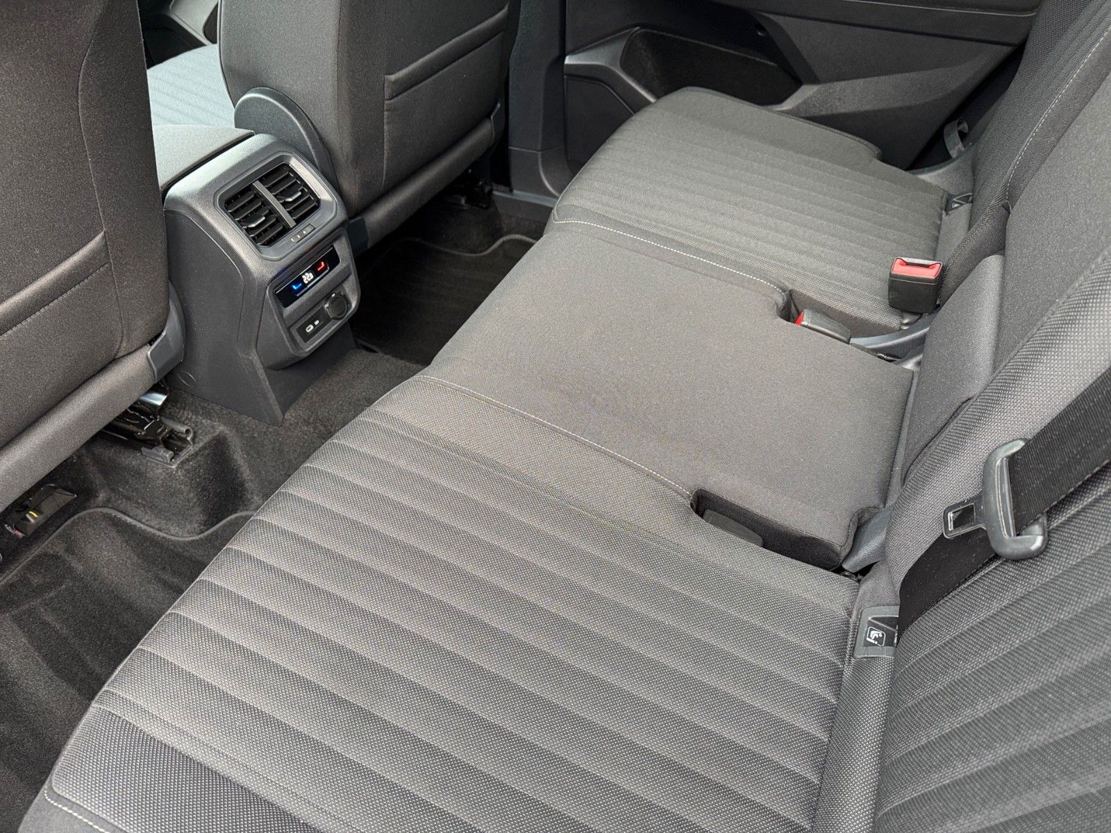 Fahrzeugabbildung Volkswagen Tiguan Allspace Life 1.5 TSI
