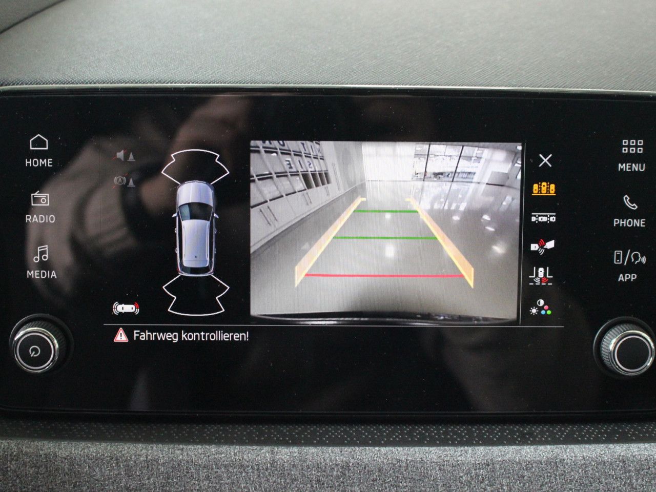 Fahrzeugabbildung SKODA Kamiq 1.0 TSI Selection DSG AHK/RFK/LED