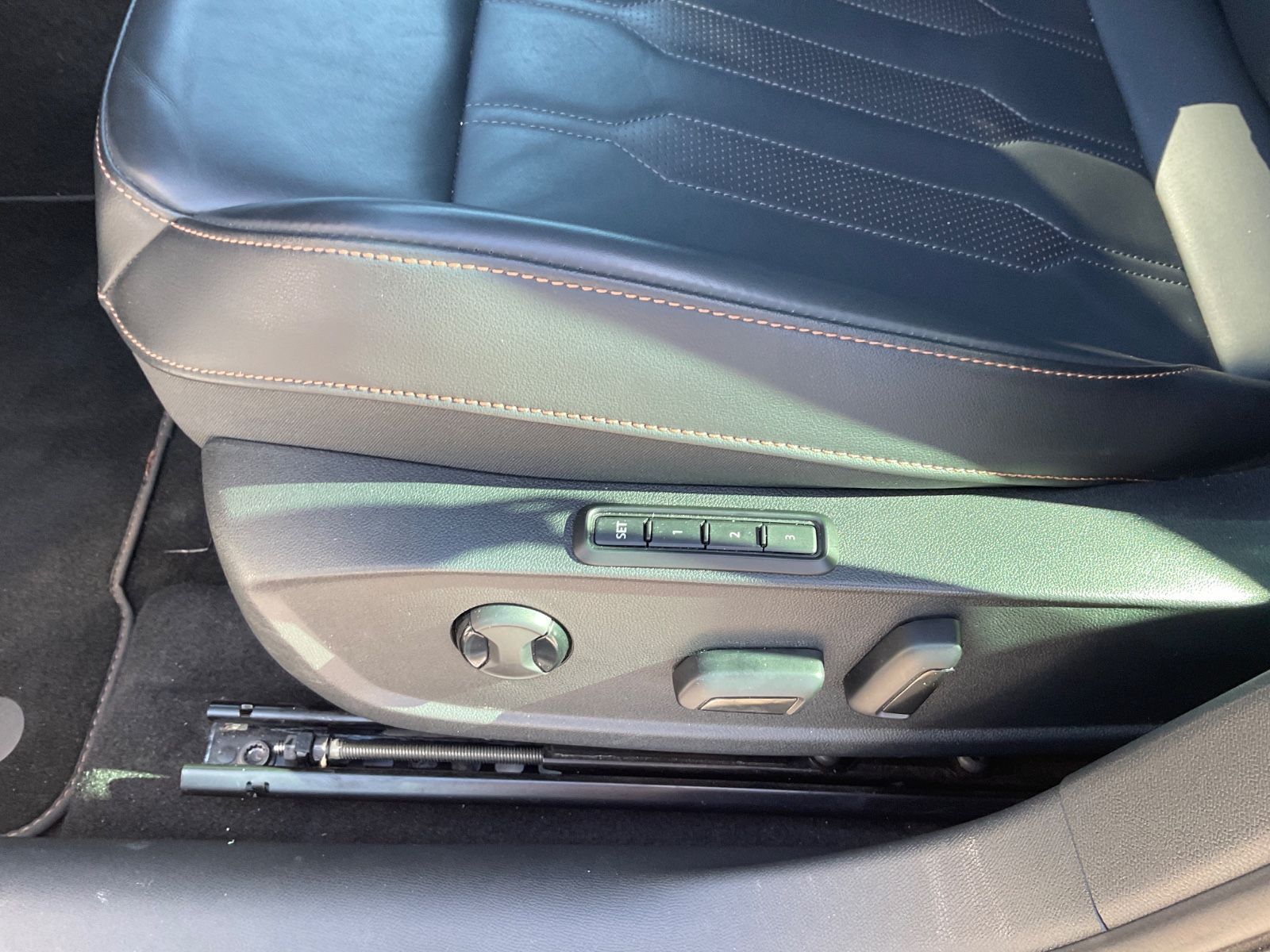 Fahrzeugabbildung CUPRA Formentor 1.4 eHYBRID,Panorama,Navi,Kamera,Matri