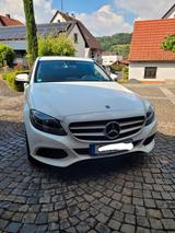 Mercedes-Benz 220 - weiße Mercedes-Benz 220