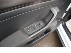 Fahrzeugabbildung Volkswagen T-Roc 4Motion 1hd Navi Tempo Panoo Scheckheftge