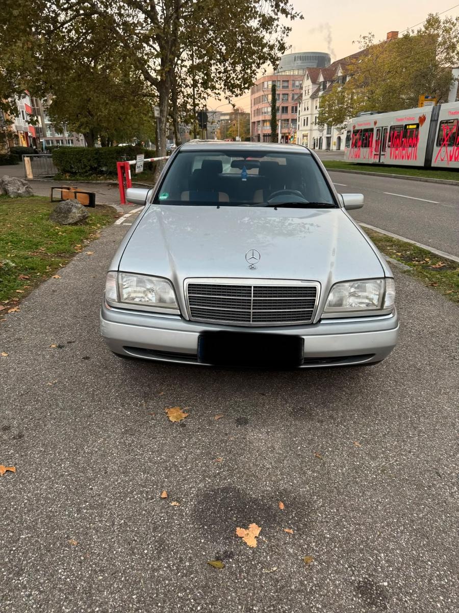 Mercedes-Benz C 220