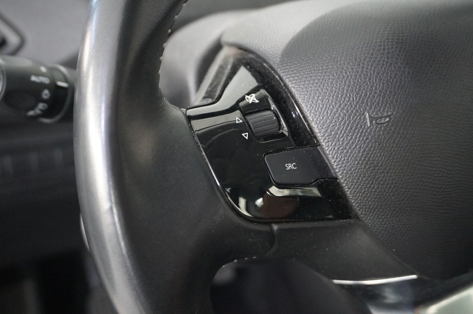 Fahrzeugabbildung Peugeot 308 SW 1.5D ACTIVE NAVI/LED/SHZ/TEMP./PDC/KLIMA