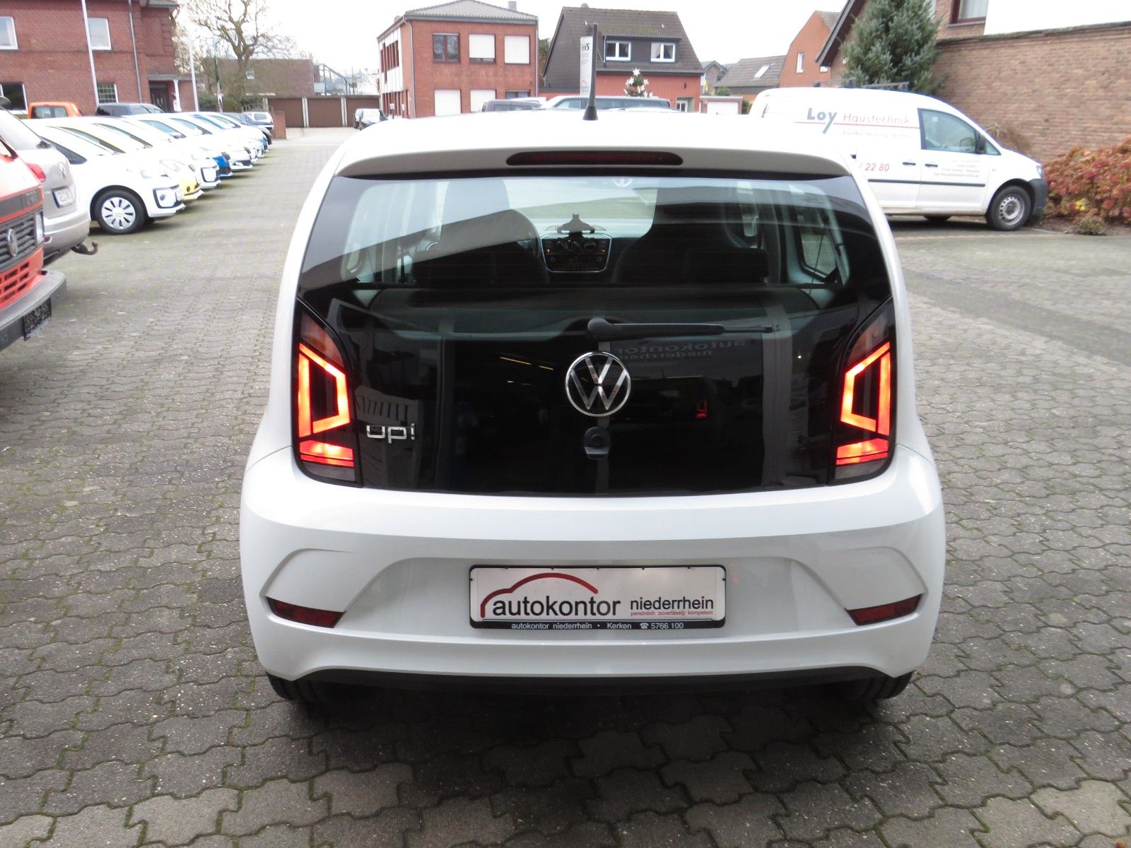 Fahrzeugabbildung Volkswagen up! 4T  SITZHEIZUNG NEBEL MAPS&MORE SPURASS. 1.H