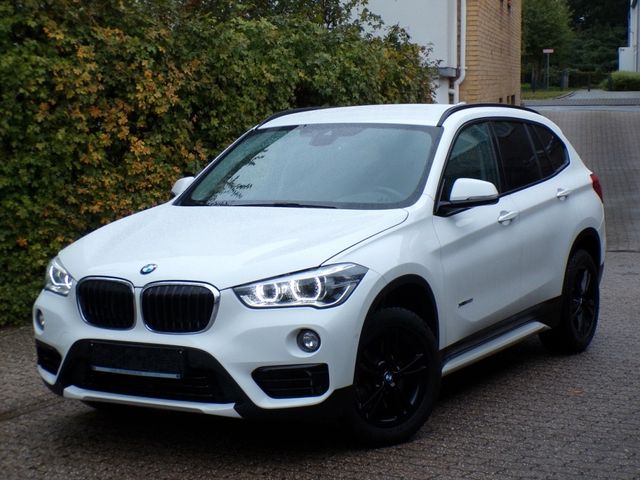 BMW X1 xDrive 20 iA"Sport Line"Leder/Navi/LED/PDC