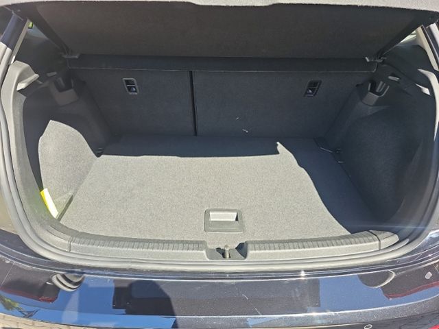 Fahrzeugabbildung Volkswagen Polo 1.0 TSI LIFE IQ.DRIVE KLIMA APP-CONNECT ACC