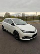 Toyota Auris Touring S. Hybrid 1,8-l-VVT Free Style...