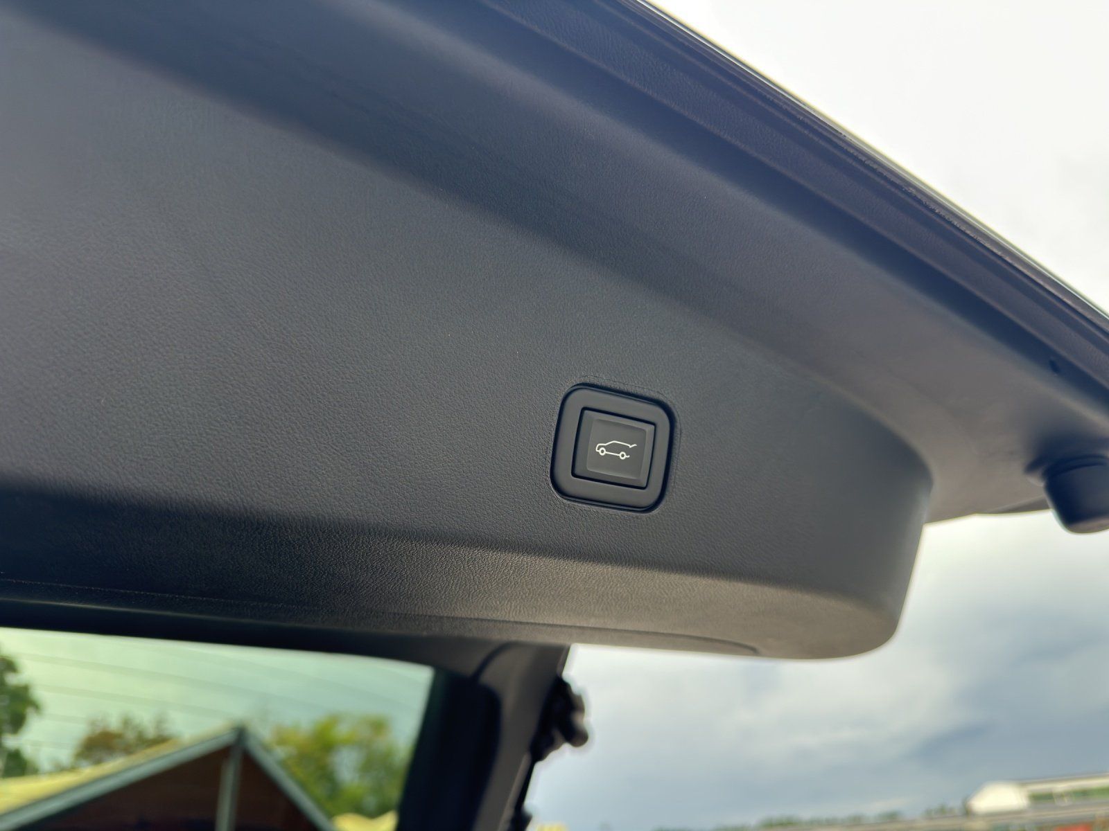 Fahrzeugabbildung Cadillac Lyriq AWD Sport/PANO-DACH/MASSAGE/360°CAM/