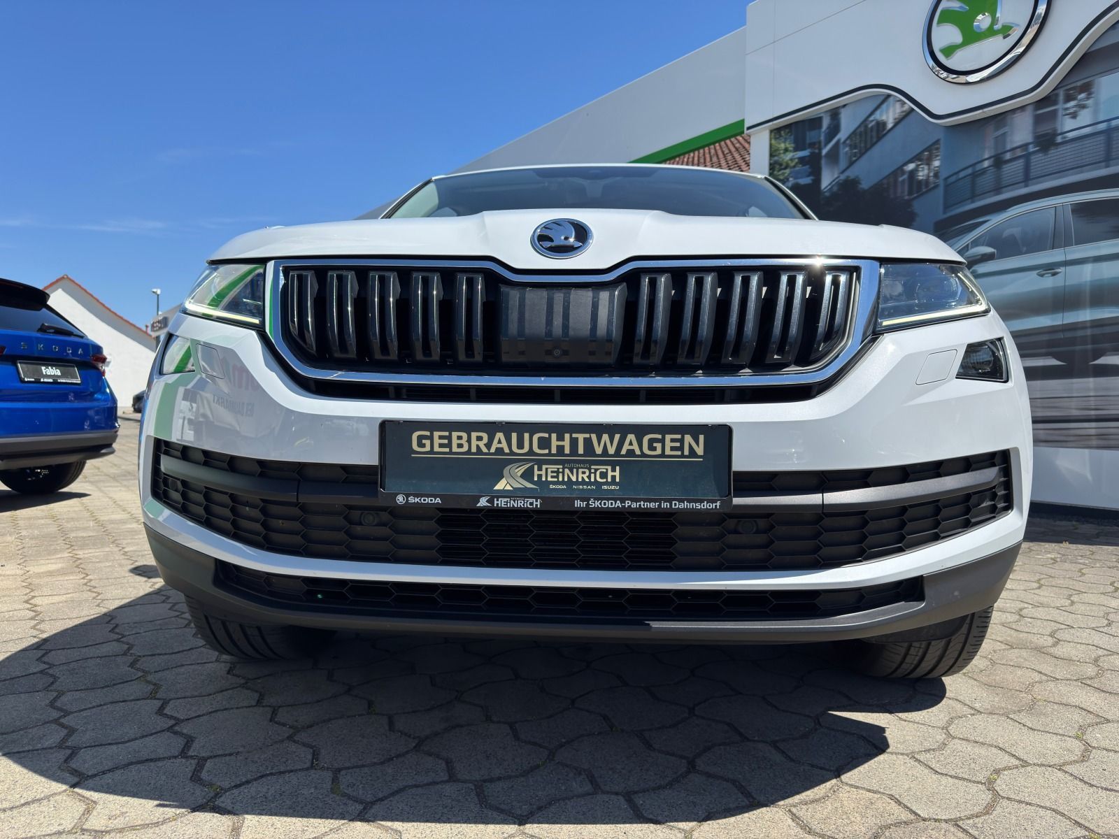 Fahrzeugabbildung SKODA Kodiaq 2.0 TSI Drive 125 4x4*360°Cam*AHK*SideAss
