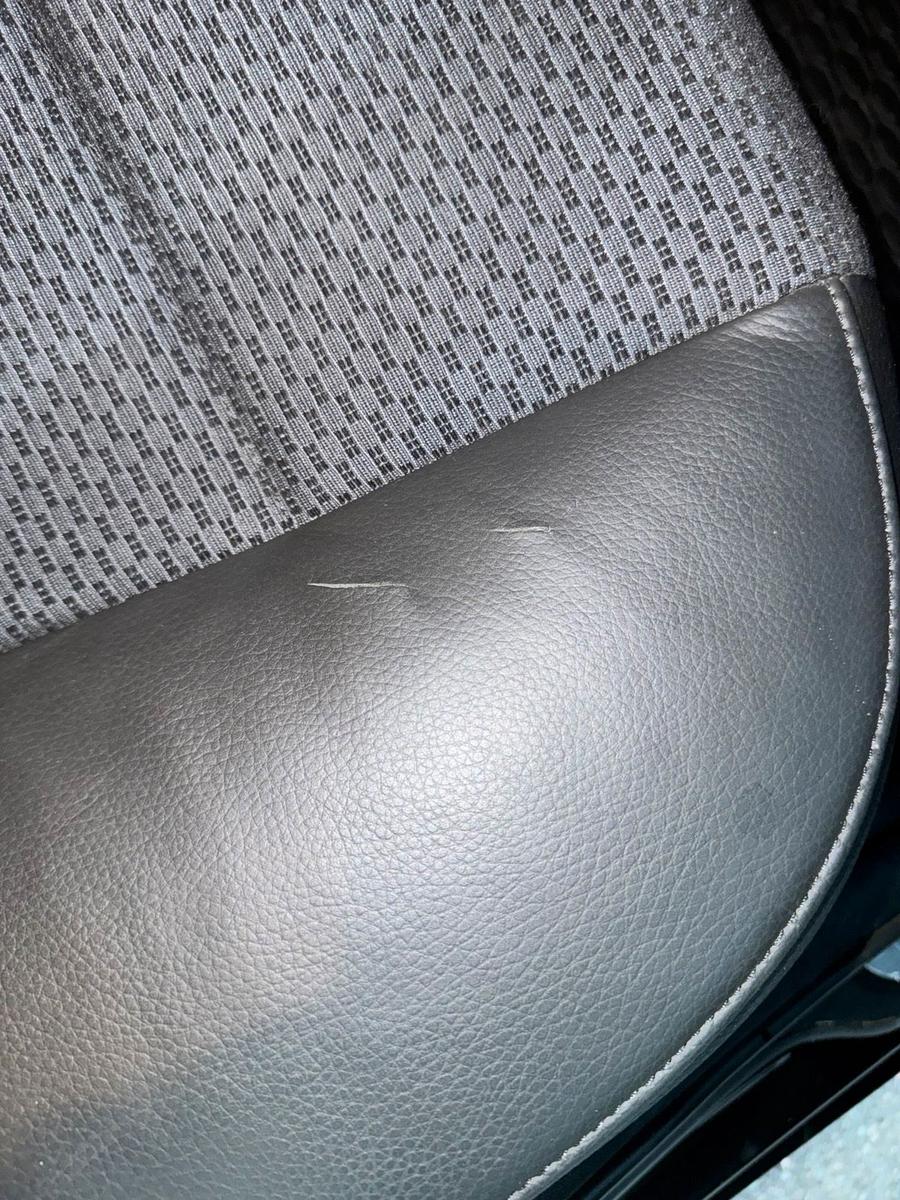 BMW 320 2011 — photo 10