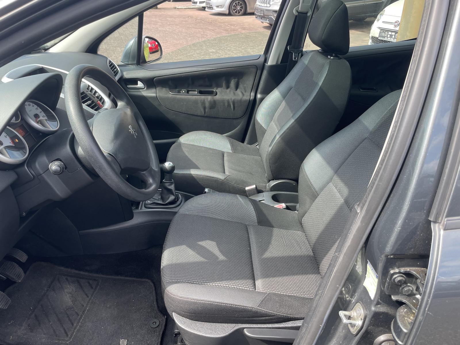 Peugeot 207 2010 — photo 7