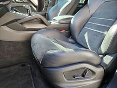 Fahrzeugabbildung Cayenne Coupe GTS Vorbesitzer - Lionel Messi