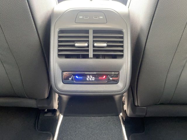 Superb Combi Selection 2.0 TDI 4x4 DSG/L+S/19
