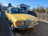 Mercedes-Benz mercedes 123 230e mit H Kennzeichen - Mercedes-Benz 230 Limousine H kennzeichen mit Benzin-Antrieb