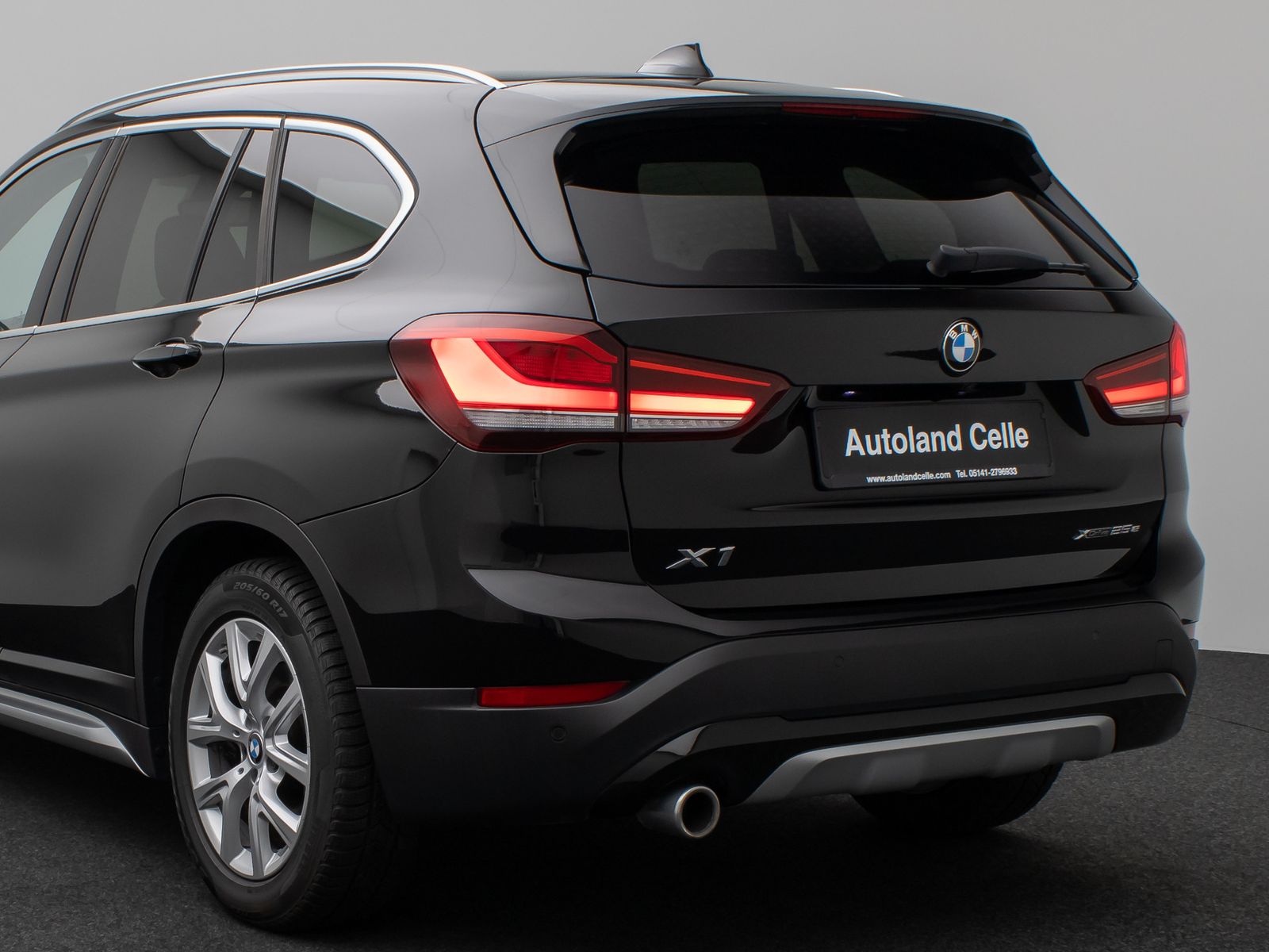 Fahrzeugabbildung BMW X1 xD25e xLine Panorama Kamera HUD DAB Komfort