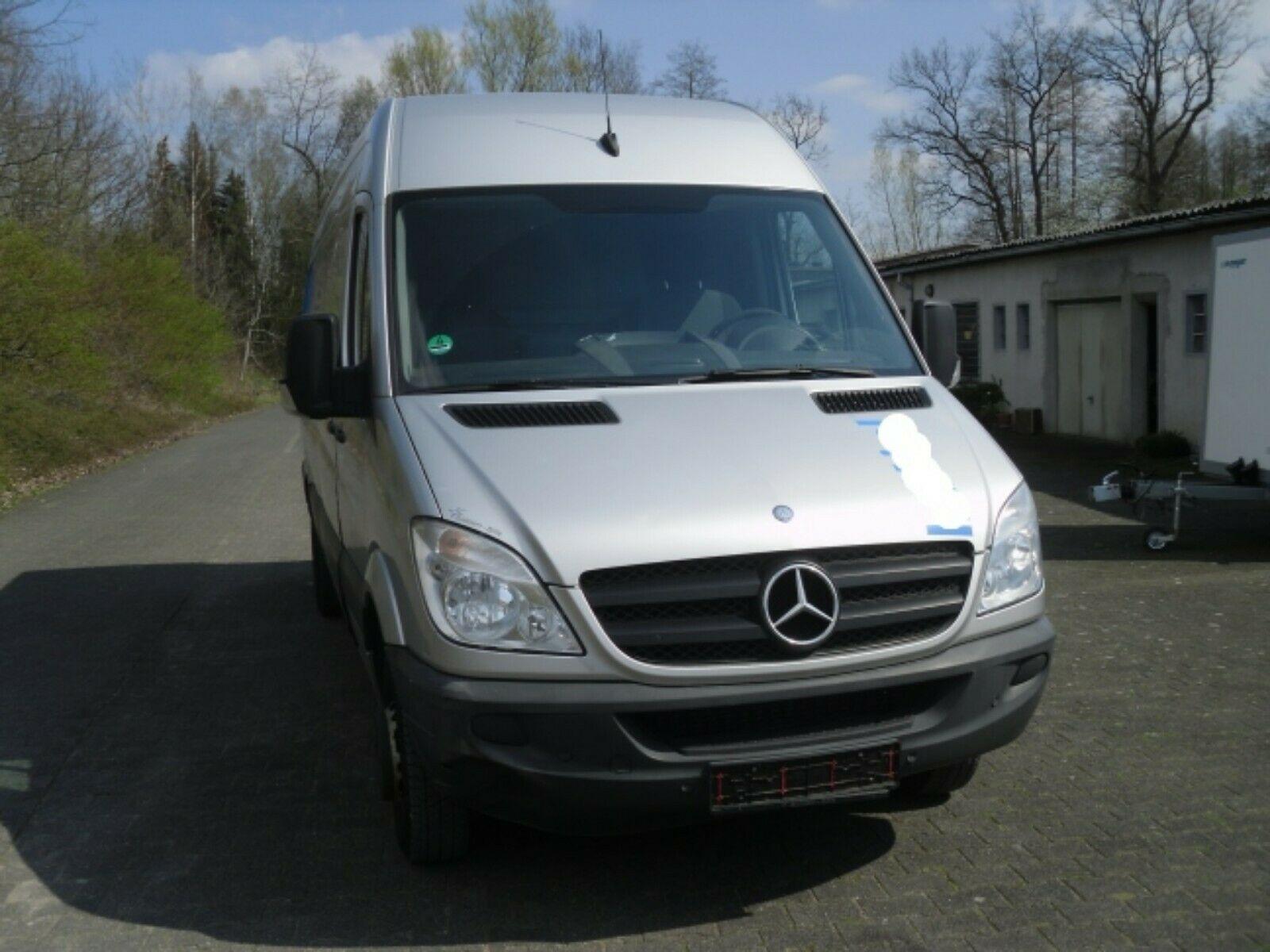 Mercedes-Benz 513 Maxi