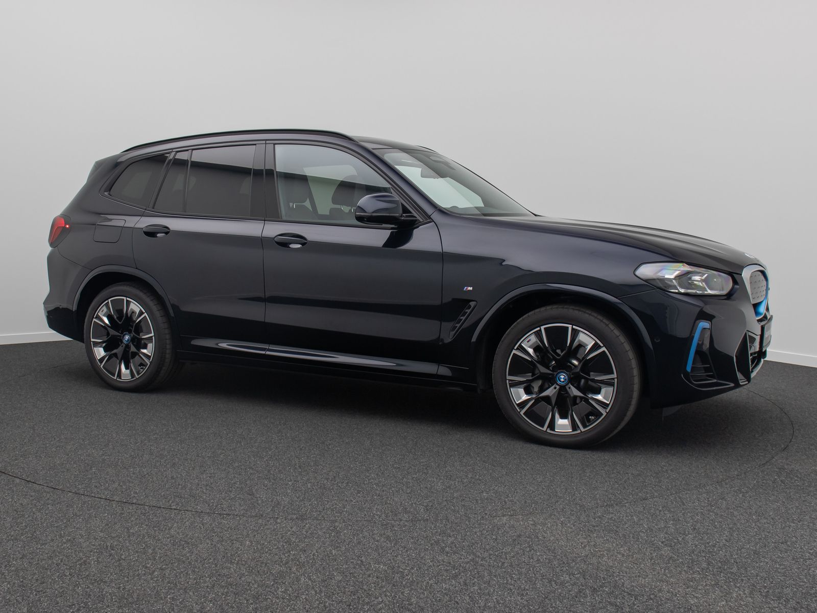 Fahrzeugabbildung BMW iX3 M Sport IMPRESSIVE DAB 360°H/K HUD Panorama