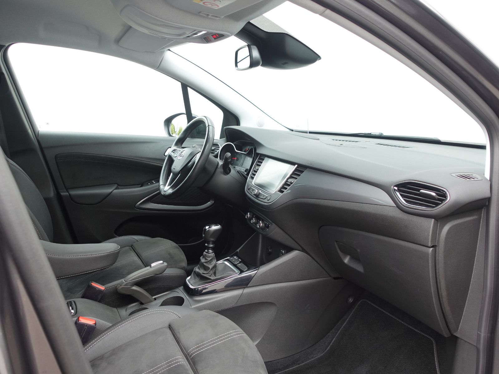 Fahrzeugabbildung Opel Crossland 1.2 Ultimate Sitzh.,Navi,Kamera,PDC