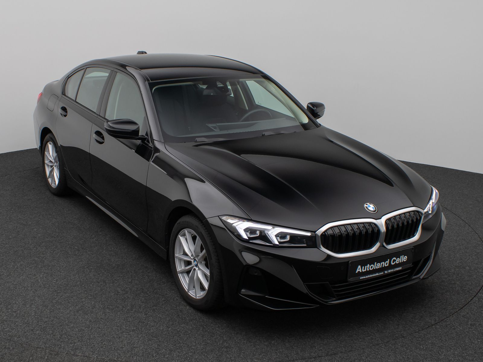 Fahrzeugabbildung BMW 318i DAB PDC Widscreen Geschwindigkeitsreg LED