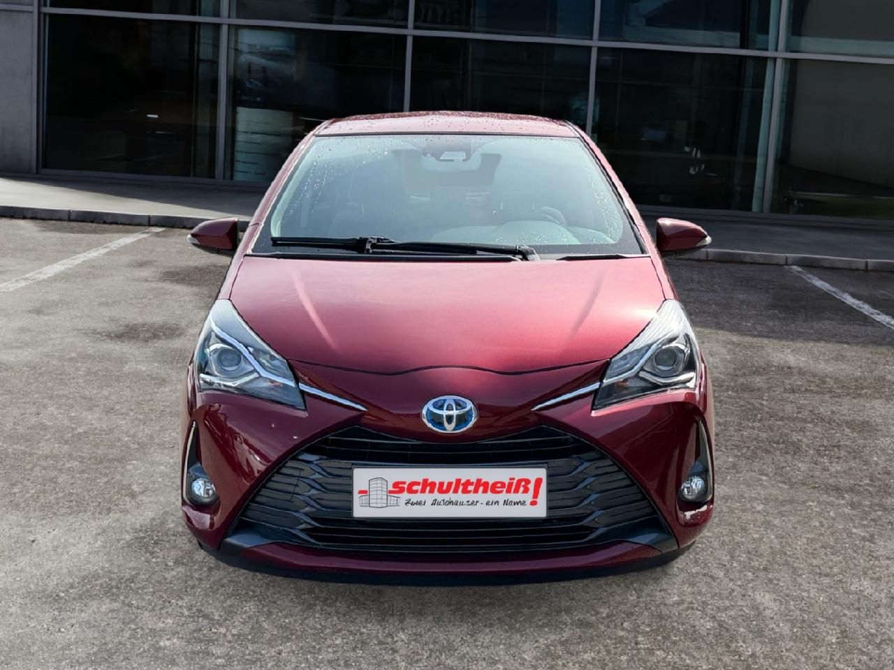 Fahrzeugabbildung Toyota Yaris Hybrid Y20 Club