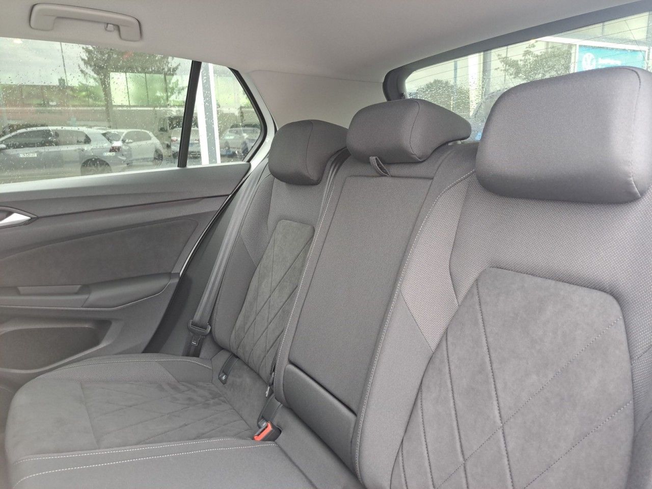 Volkswagen Golf VIII 1.0 eTSI Navi/ACC/RFK Klima Navi foto 10