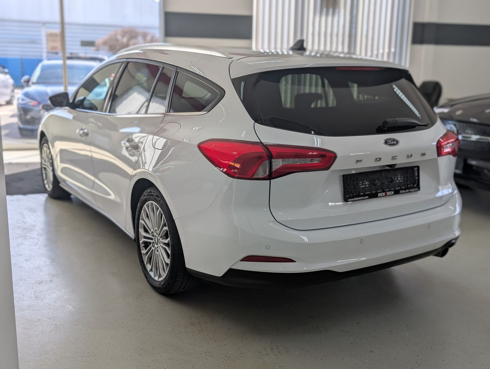 Fahrzeugabbildung Ford Focus Titanium X LED KAMERA SHZ AHK APPLINK TEMP