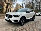 Volvo XC40 D3 R Design autom. PANO-Harmankardon-360 - Volvo XC40 von privat