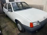 Opel Kadett - weiße Opel Kadett