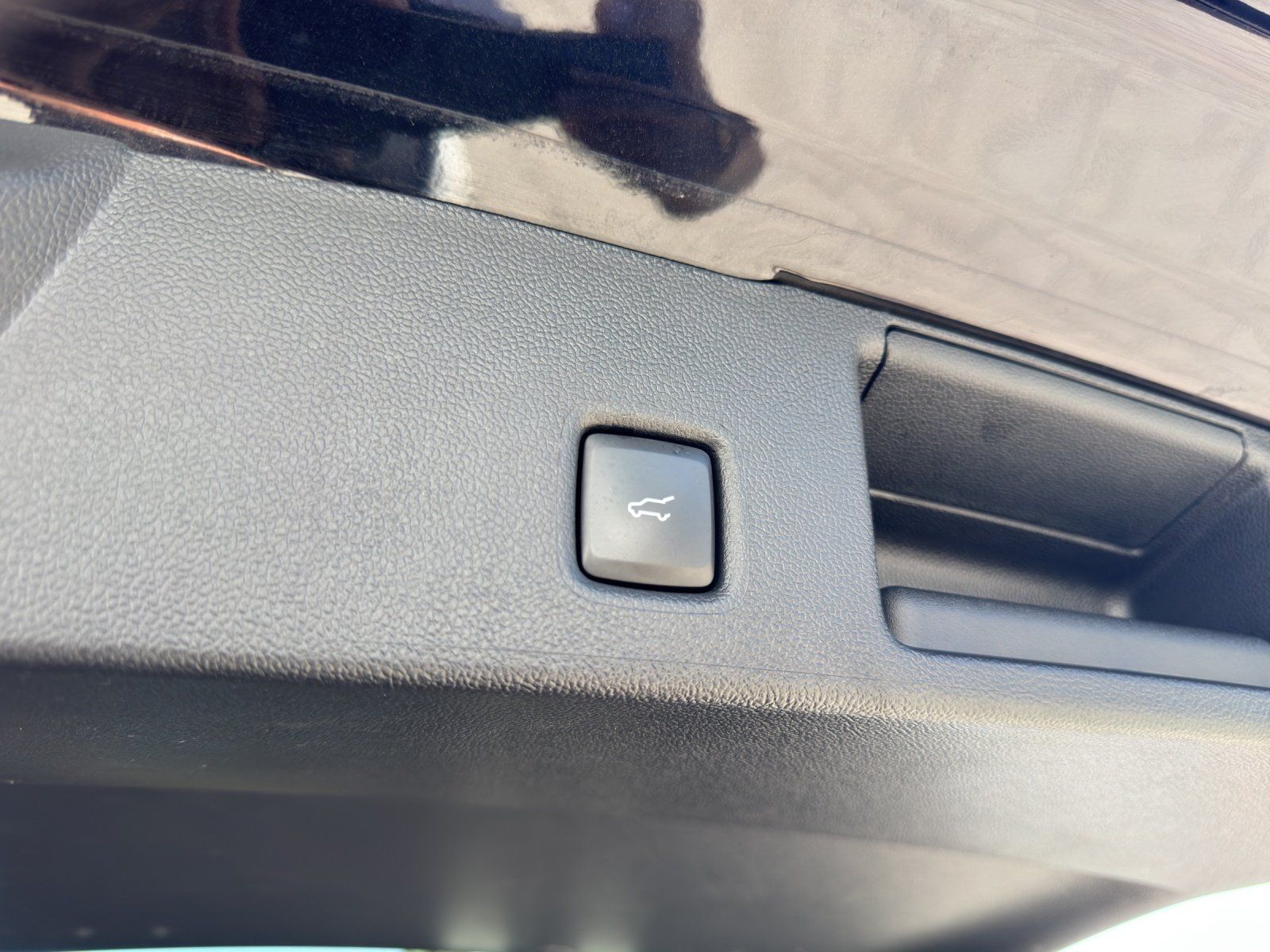 Fahrzeugabbildung Ford Kuga 1.5 ST-Line X MATRIX/ACC/KAMERA/NAVI/AHK/