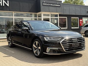 Audi A8 - 4