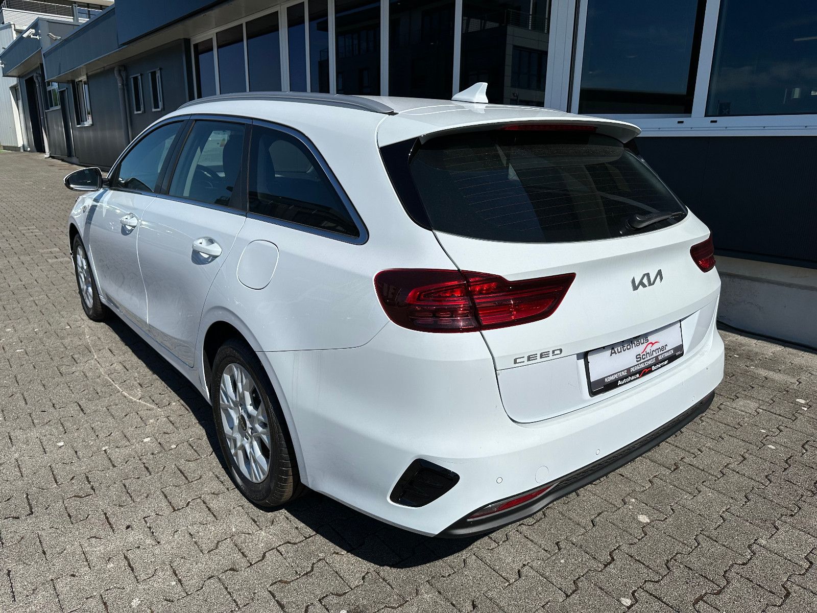 Fahrzeugabbildung Kia Ceed Sportswagon 1.5T 140PS DCT7 VISION KOMF+