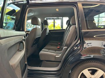 MYAUTOCENTER – Gebraucht- und Jahreswagen mit Werkstattservice in Pfaffenhofen Volkswagen Touran United *Navi*Sitzh*TÜV 0527*