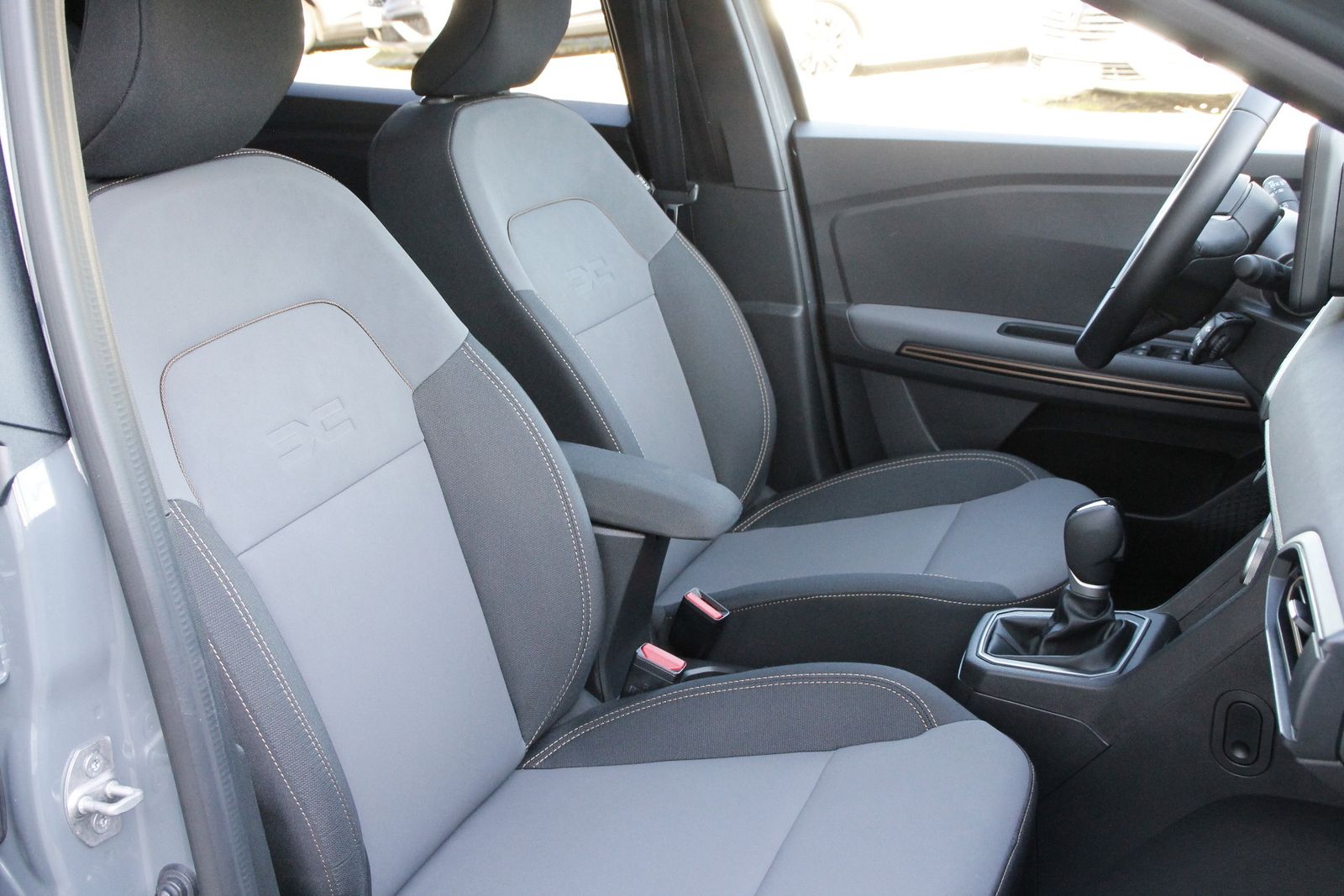 Fahrzeugabbildung Dacia Jogger Extreme+ HYBRID 140