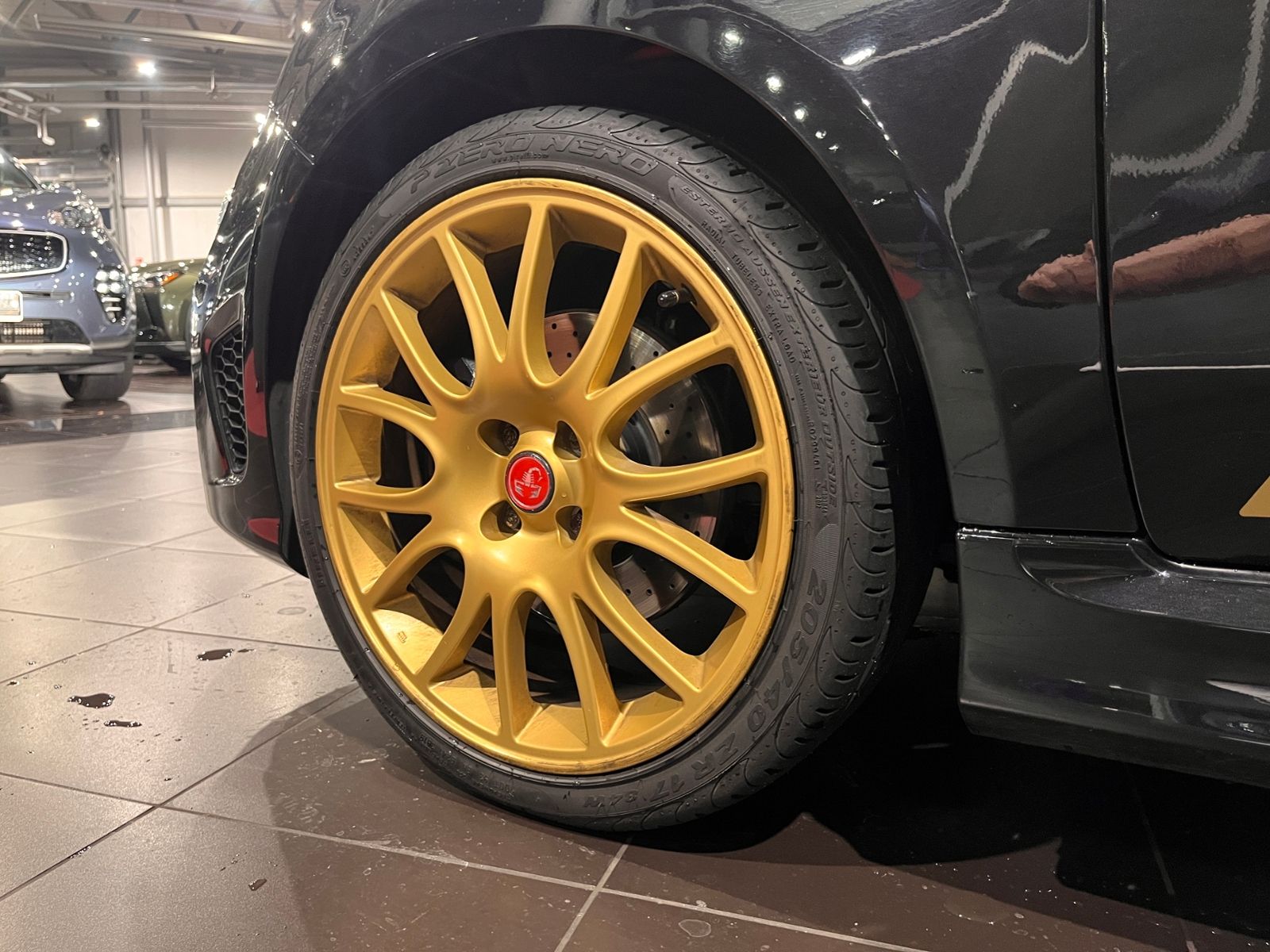 Fahrzeugabbildung Abarth 595C Scorpioneoro Turismo - 2000 Stk weltweit!