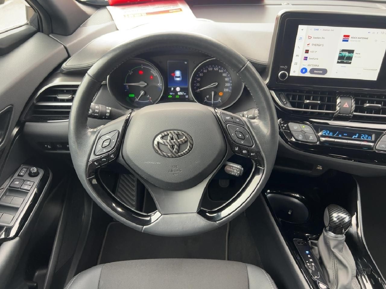 Fahrzeugabbildung Toyota C-HR 2,0 Hybrid Team D 4x2