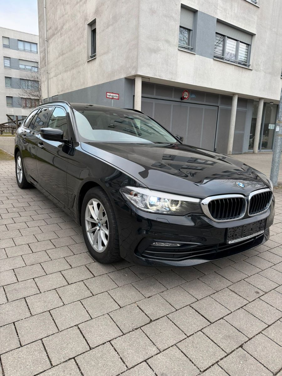 BMW 520d xDrive Touring A Luxury Line Luxury Line