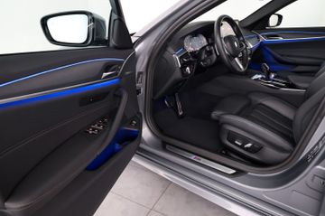 BMW 540d xDrive Touring M SPORT PRO Topausstattung