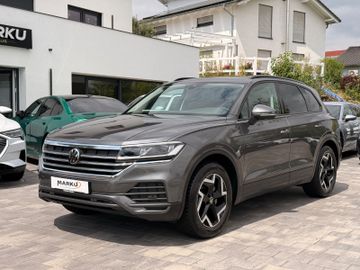 Volkswagen Touareg - 1