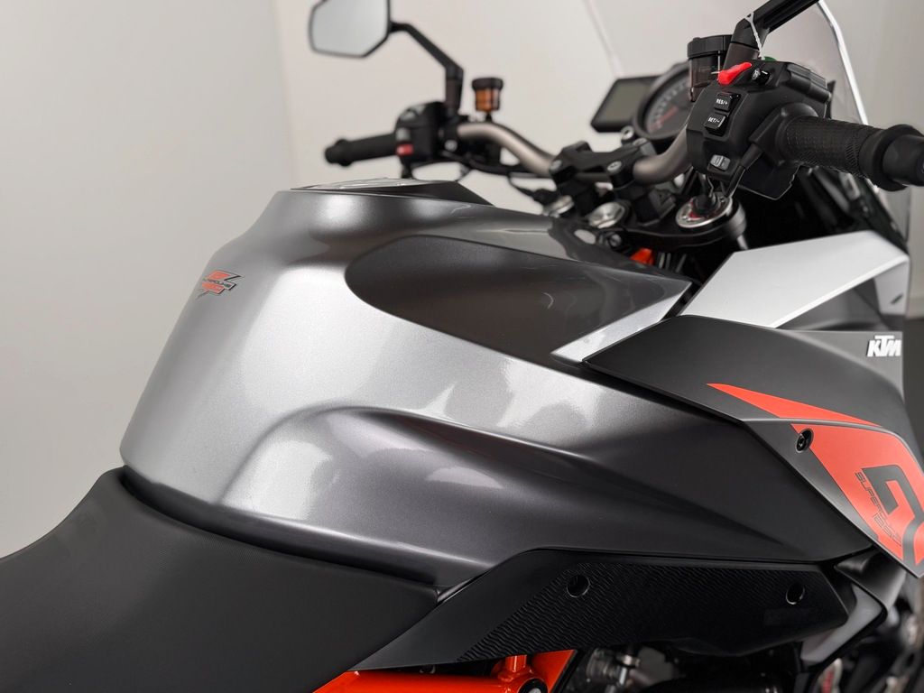 Fahrzeugabbildung KTM 1290 SUPER DUKE GT *1.HAND *TOP-ZUSTAND