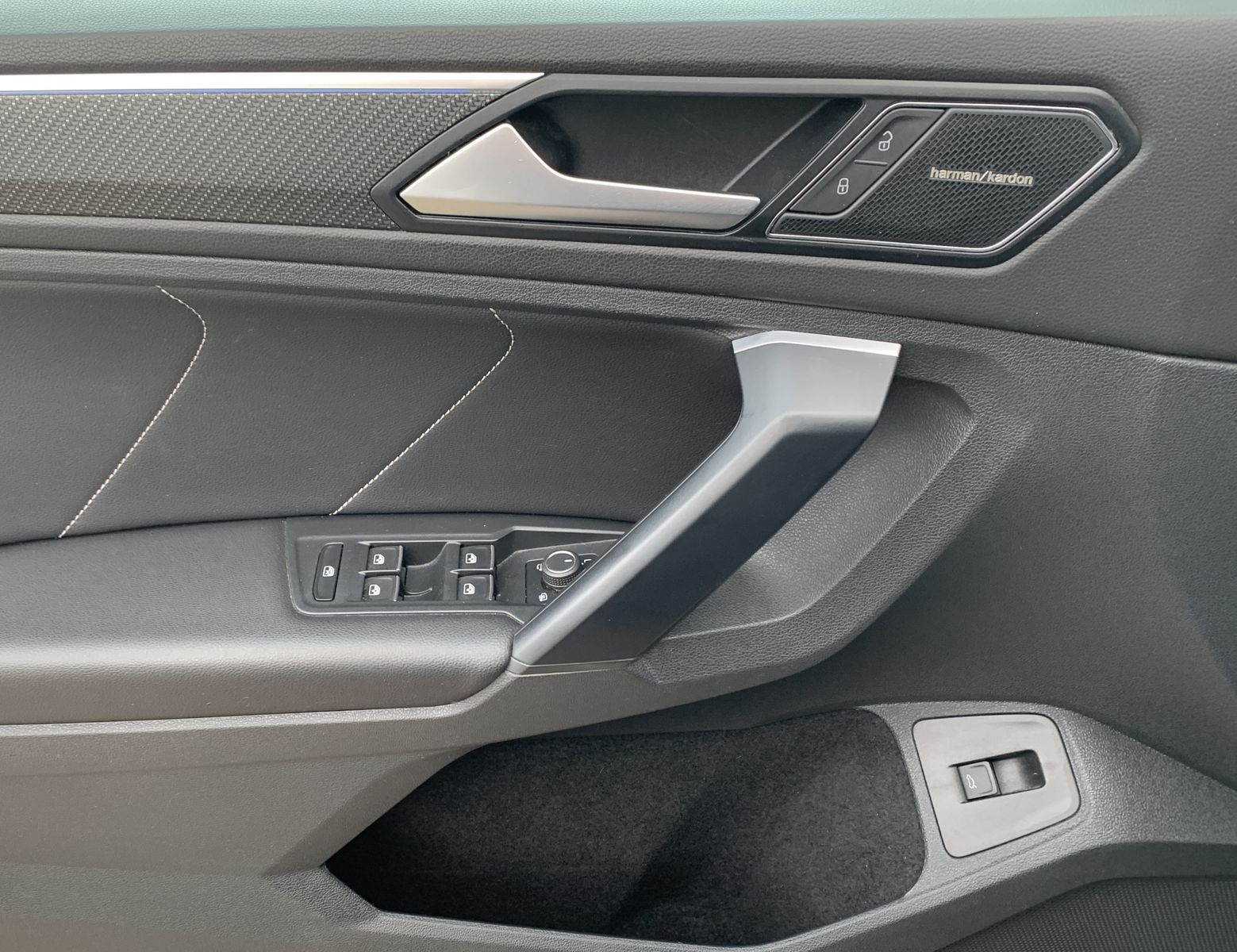 Fahrzeugabbildung Volkswagen Tiguan 2.0 TDI*R-Line*4Motion*Leder*AHK*Cam*Navi