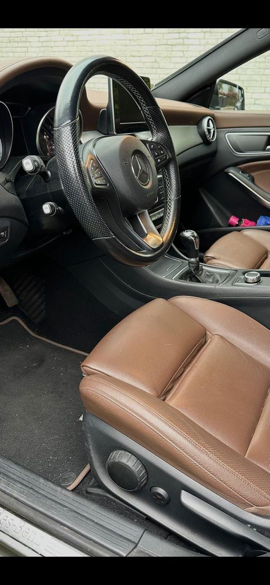 Mercedes-Benz CLA 180