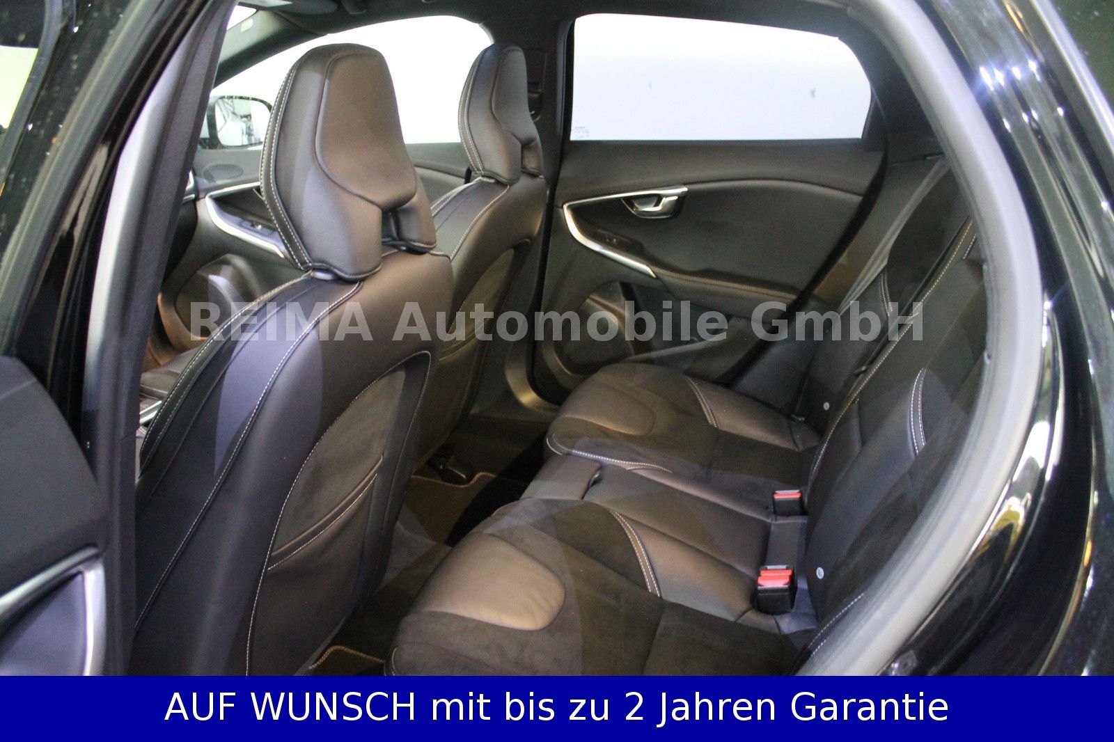 Fahrzeugabbildung Volvo V40 2,0D  R-Design, Pano, LED, H&K