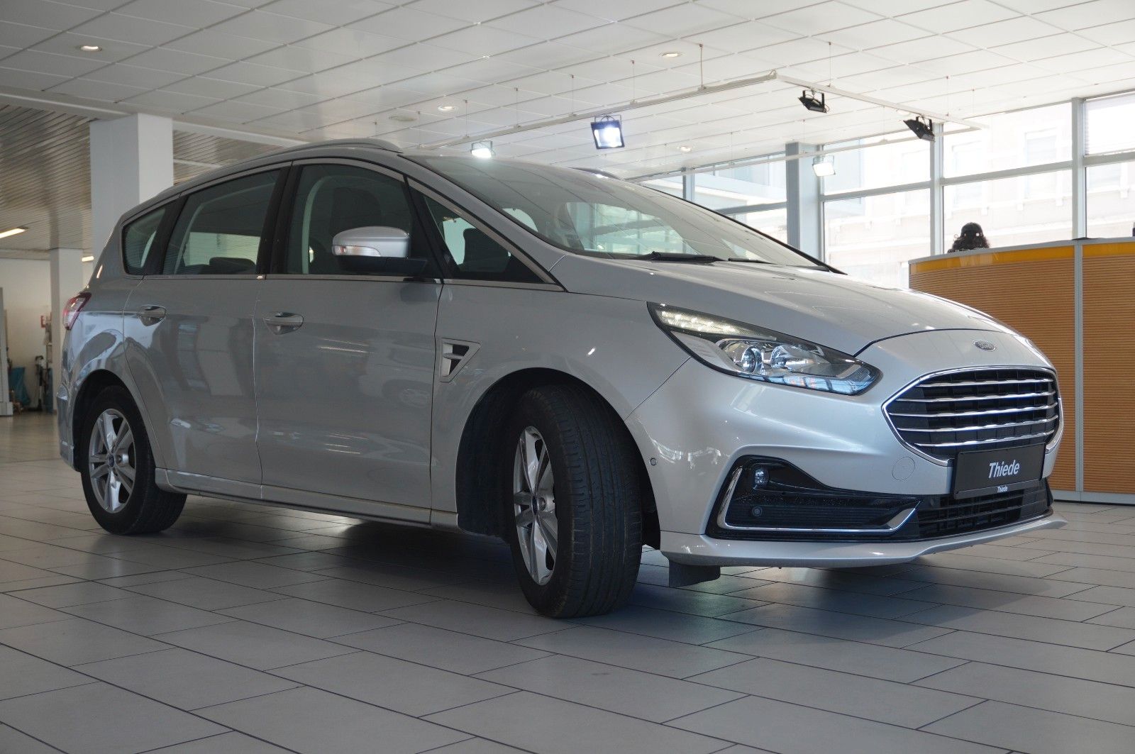 Fahrzeugabbildung Ford S-Max 2.0D TITANIUM NAVI/SHZ/KAMERA/SPORT/AHK